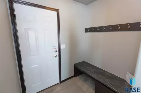 645 W High Pointe St, Tea, SD 57064 photo 4