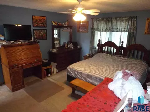 2100 E 30th St N, Sioux Falls, SD 57104 photo 6