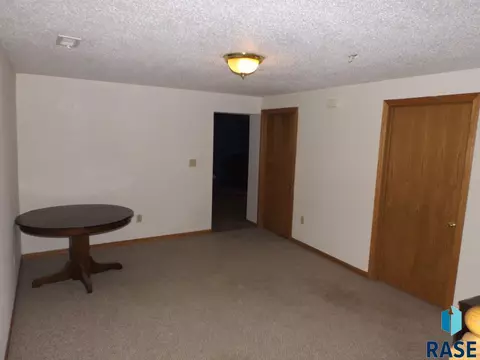 2100 E 30th St N, Sioux Falls, SD 57104 photo 9