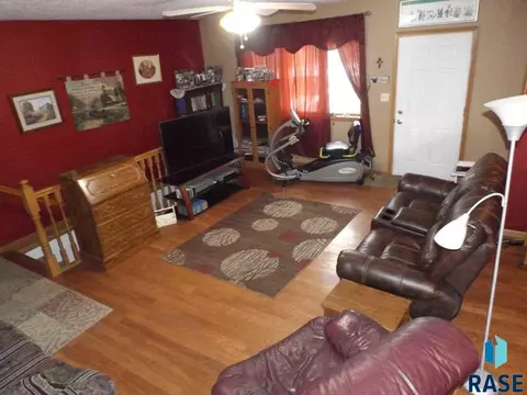 2100 E 30th St N, Sioux Falls, SD 57104 photo 4