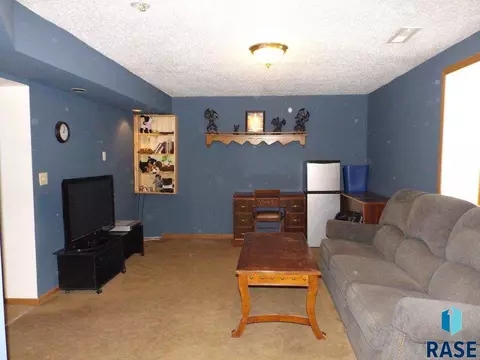 2100 E 30th St N, Sioux Falls, SD 57104 photo 8