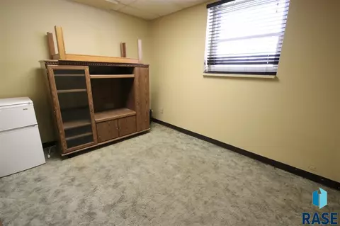 1811 E 14th St, Sioux Falls, SD 57103 photo 7