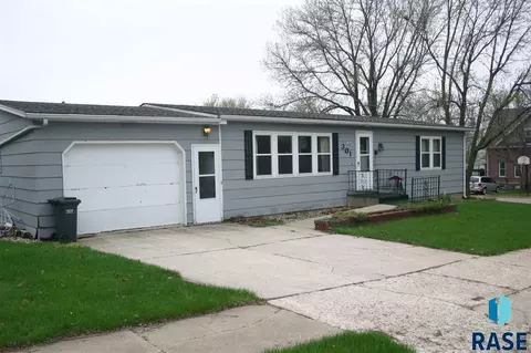 301 E Wall St, Jasper, MN 56144 photo 2