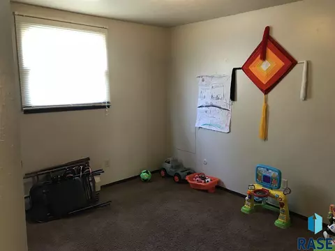 116 N 120 N Cliff Ave, Sioux Falls, SD 57103 photo 13