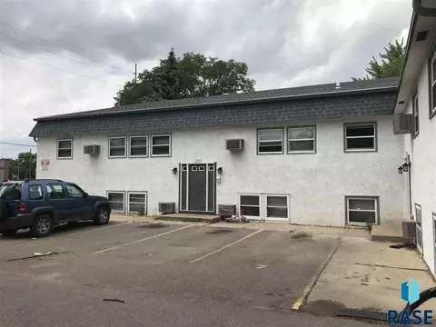 116 N 120 N Cliff Ave, Sioux Falls, SD 57103 photo 2
