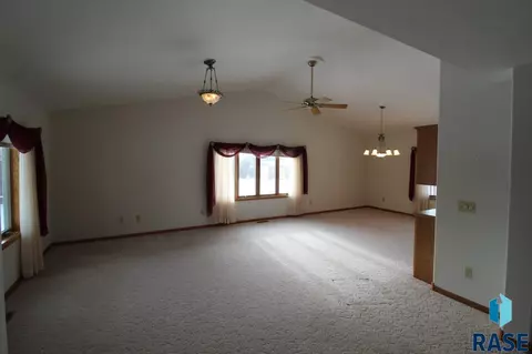 505 S Main Ave, Colton, SD 57018 photo 2