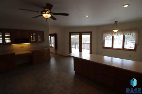 505 S Main Ave, Colton, SD 57018 photo 9