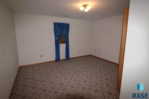 505 S Main Ave, Colton, SD 57018 photo 11