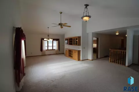 505 S Main Ave, Colton, SD 57018 photo 5