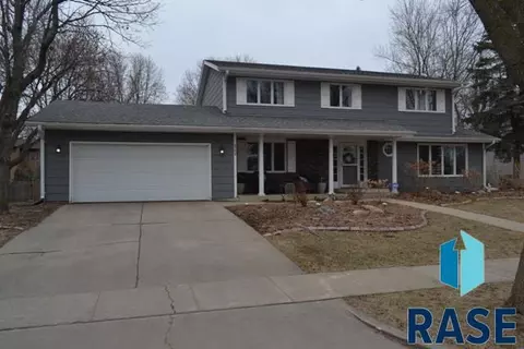 500 E Autumn Ln, Sioux Falls, SD 57105 photo 1