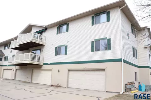 3710 E Peony Pl #201, Sioux Falls, SD 57103 photo 2