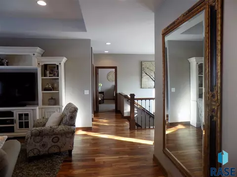 2401 E Yorkshire St, Sioux Falls, SD 57108 photo 16