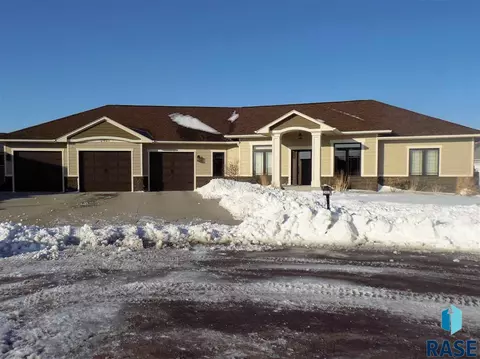 2401 E Yorkshire St, Sioux Falls, SD 57108 photo 1