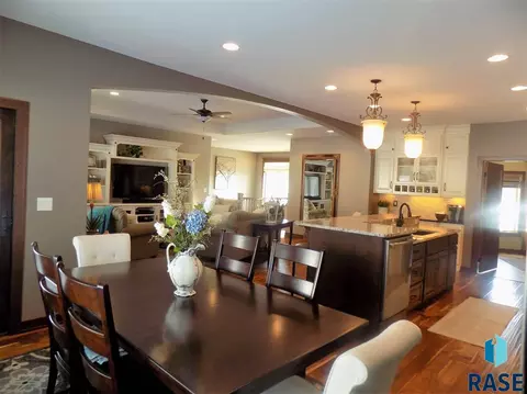 2401 E Yorkshire St, Sioux Falls, SD 57108 photo 8