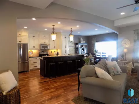 2401 E Yorkshire St, Sioux Falls, SD 57108 photo 11