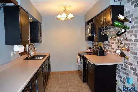 1605 N Mable Ave, Sioux Falls, SD 57103 photo 5