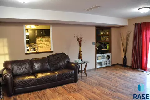 1605 N Mable Ave, Sioux Falls, SD 57103 photo 9