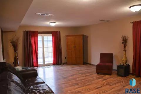 1605 N Mable Ave, Sioux Falls, SD 57103 photo 8