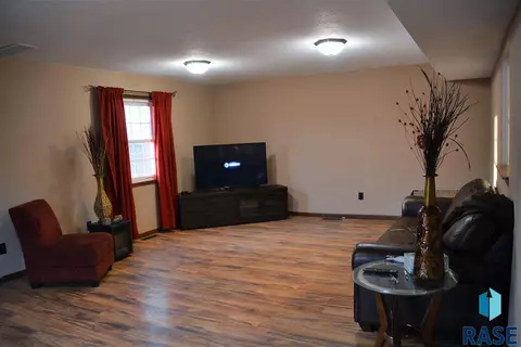 1605 N Mable Ave, Sioux Falls, SD 57103 photo 7