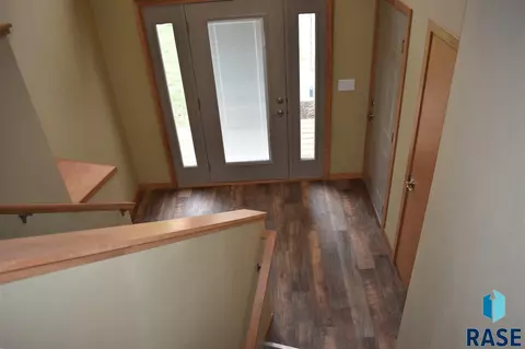 1809 E Tracy Ln, Sioux Falls, SD 57103 photo 11