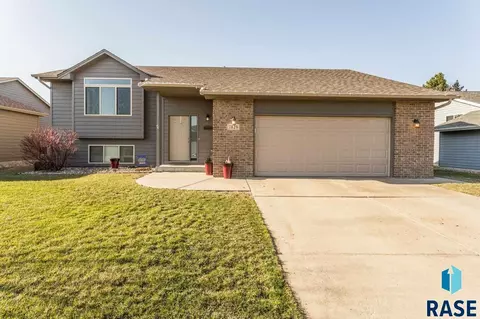 7429 W 65th St, Sioux Falls, SD 57106 photo 2