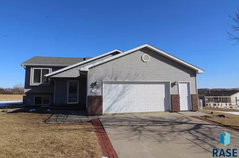 220 Carroll St, Canton, SD 57013 photo 1