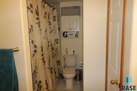 220 Carroll St, Canton, SD 57013 photo 11