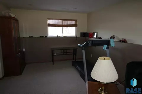 220 Carroll St, Canton, SD 57013 photo 14