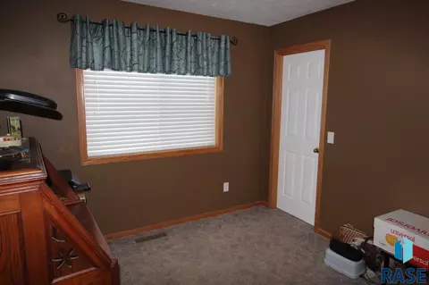 220 Carroll St, Canton, SD 57013 photo 9