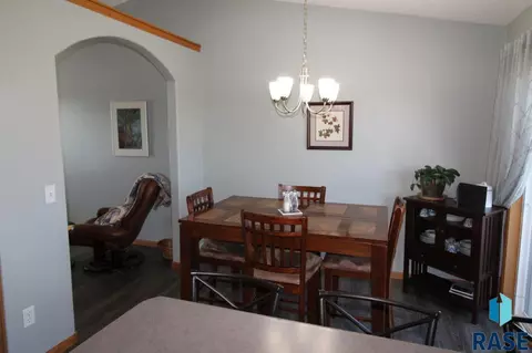 220 Carroll St, Canton, SD 57013 photo 6