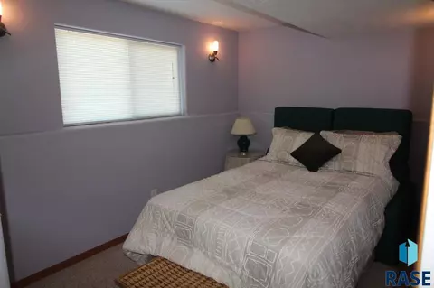 220 Carroll St, Canton, SD 57013 photo 18