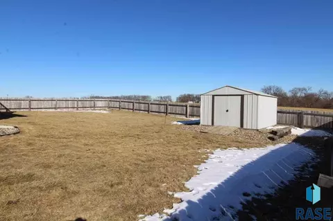 220 Carroll St, Canton, SD 57013 photo 25