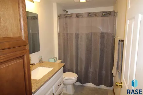 220 Carroll St, Canton, SD 57013 photo 19