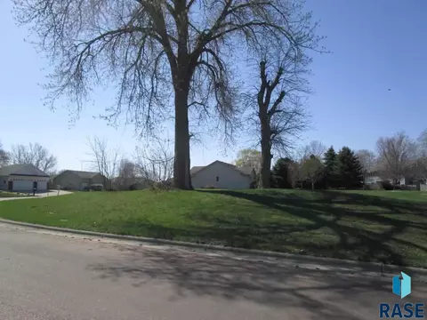 505 N Riverwood Cir, Brandon, SD 57005 photo 5