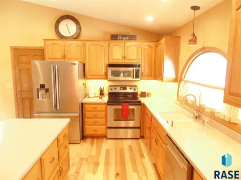 4709 S Kyle Ave, Sioux Falls, SD 57103 photo 4