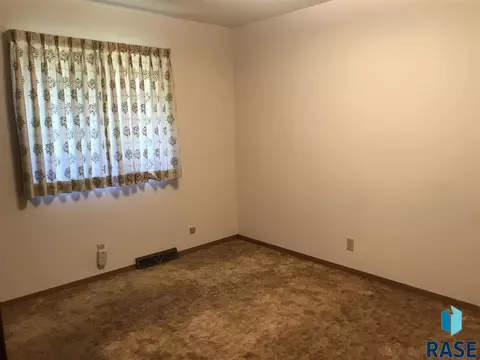 721 S West Wynken Dr, Freeman, SD 57029 photo 17