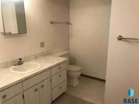 721 S West Wynken Dr, Freeman, SD 57029 photo 27