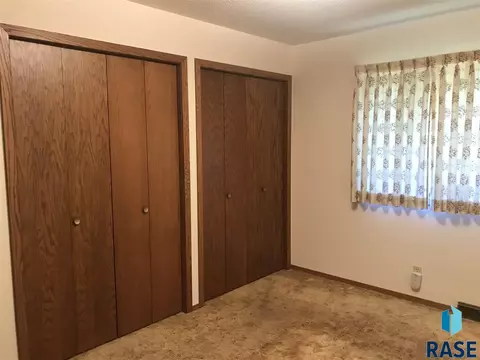 721 S West Wynken Dr, Freeman, SD 57029 photo 18
