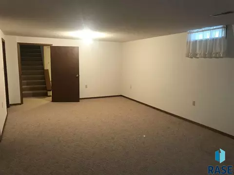721 S West Wynken Dr, Freeman, SD 57029 photo 26