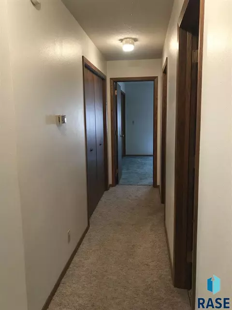 721 S West Wynken Dr, Freeman, SD 57029 photo 13