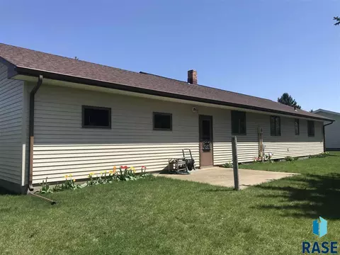 721 S West Wynken Dr, Freeman, SD 57029 photo 4