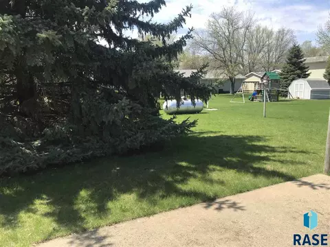 721 S West Wynken Dr, Freeman, SD 57029 photo 32
