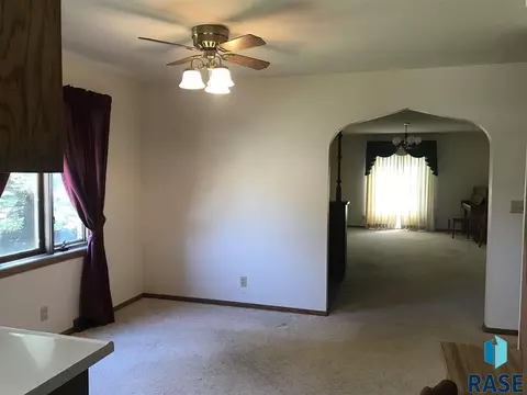 721 S West Wynken Dr, Freeman, SD 57029 photo 11