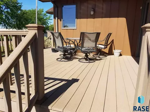 541 S Hill St, Salem, SD 57058 photo 3