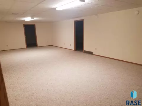 541 S Hill St, Salem, SD 57058 photo 17