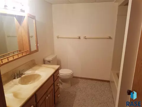 541 S Hill St, Salem, SD 57058 photo 20