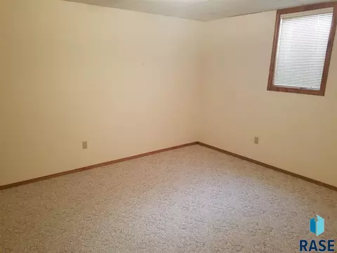 541 S Hill St, Salem, SD 57058 photo 19