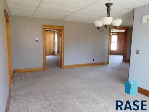 517 N Duff St, Mitchell, SD 57301 photo 8