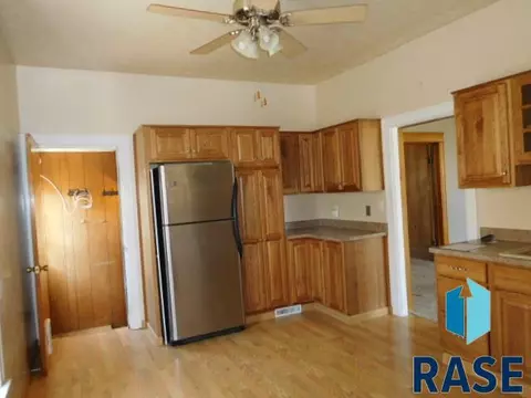 517 N Duff St, Mitchell, SD 57301 photo 10
