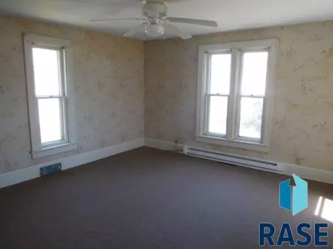 517 N Duff St, Mitchell, SD 57301 photo 15